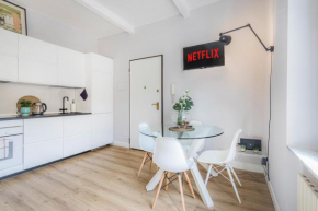 ViaEmilia 2 min dal centro, 4 Persone, WIFI, Aria condizionata
